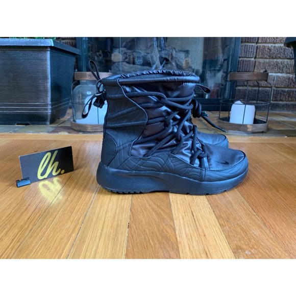 Size 7 W Nike Tanjun High Rise Boots AO0355-002 - Picture 5 of 7